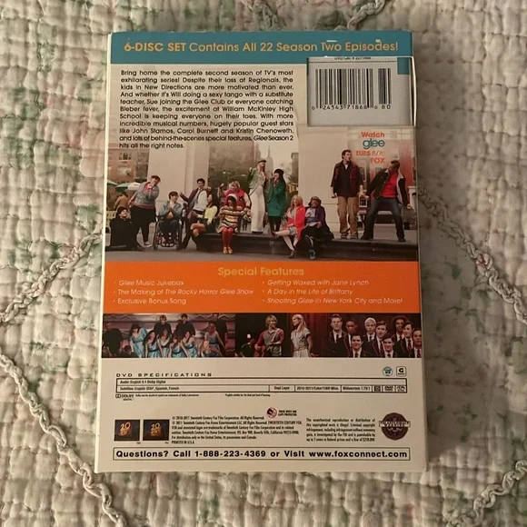 Glee Season Two - Picture 2 of 2